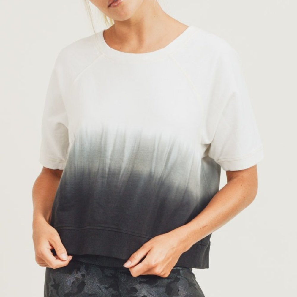 Dye Washed Casual Black and White Pullover